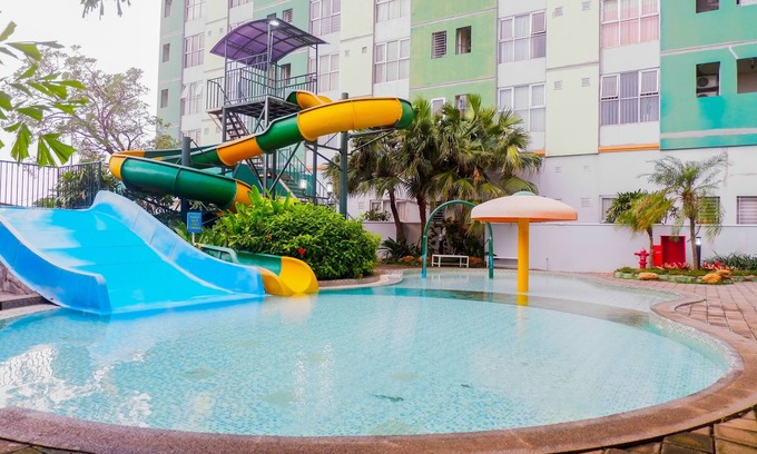 Surabaya Apartamento | Pool View 2BR at Dian Regency Apartment
