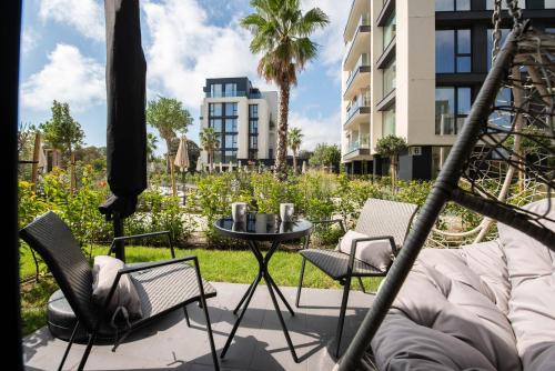 Saints Constantine and Helena Apartamento | Pool view Apartment Azur Deluxe Resort & Spa