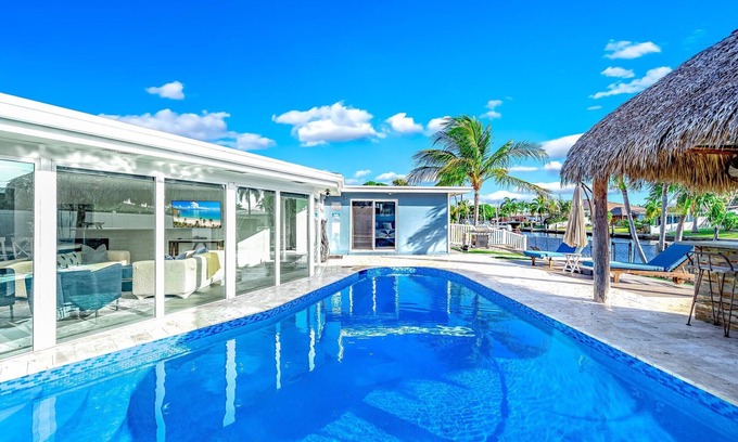 Garden Isles Casa | Pool & Waterfront! Tiki Hut+Close To Beach!