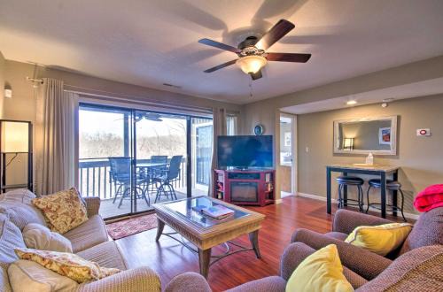 Osage Beach Apartamento | Pools, Marina and Grill Osage Beach Condo!