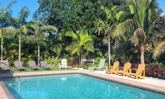 West Bradenton Casa | Poolside Paradise, Your backyard oasis!