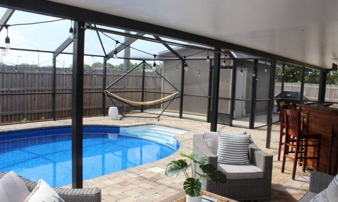 Ono Island Casa | Poolside Retreat! Private pool & hot tub! Only 5 min to Beach!