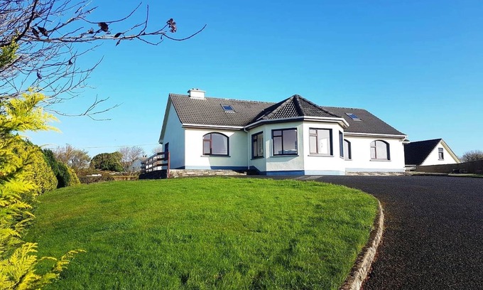 Inverin Chalet De Esquí | Pooreen House - capacidad para 7 personas en 5 habitaciones