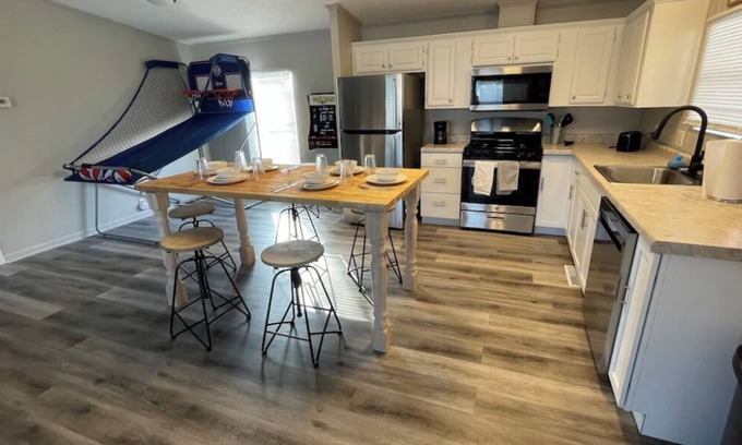 Norwalk Casa | Pop A Shot Game/Cedar Pt/Kalahari/Summit Race/Sports park