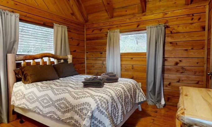 Townsend Cabina | Pop's Perch