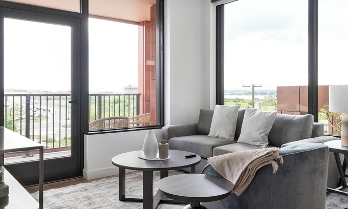 Southwest Apartamento | PoplarHouse 2BD 1 - Two Bedroom Apartment, Sleeps 4