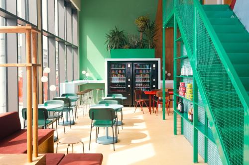 Amsterdam North Hotel | Poppies