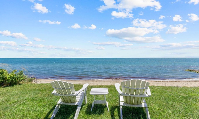 Popponesset Casa | Popponesset Waterfront - Beachfront Home, 3 bedrooms, 2 baths