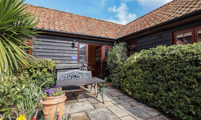 Little Glemham Casa | Poppy Cottage