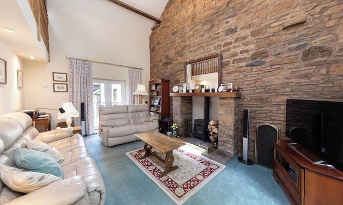 Alston Cabaña | Poppythorn Cottage Duplex Free Wi-Fi Hot Tub Nature Retreat Cosy