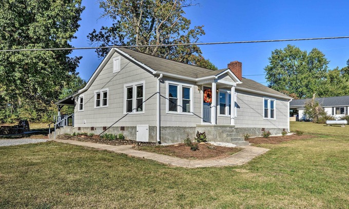 Hudson Casa | ¡NUEVO! Blue Ridge Mtn Inicio w / Porche ~ 6 Mi a Lenoir!