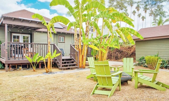 Downtown Los Angeles Casa | Porch & Lush Garden Bright 3BR Escape