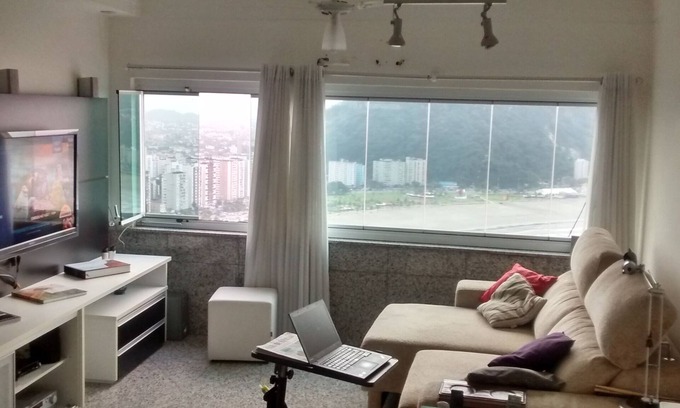 Porchat Island Apartamento | Isla Porchat: vista al mar!