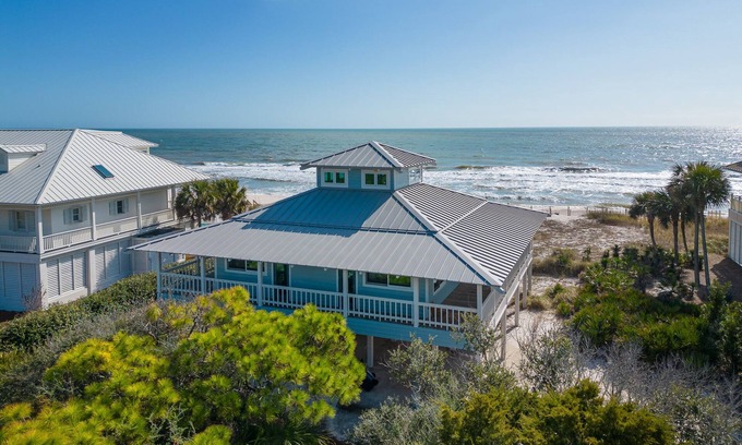 Treasure Beach Village Casa | Porpoise in Mind; 3 BR SGI Home- Sleeps 12, Beachfront, Pet Friendly!