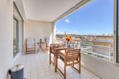 Golfe Juan Apartamento | Port Azur Sea View - Happy Rentals