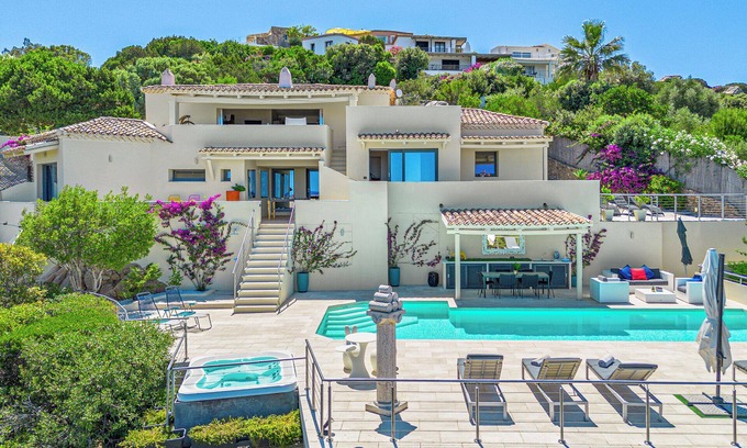 Pantogia Villa | PORTO CERVO DISEÑO Y CONFORT CON UNA VISTA INCREÍBLE EN LA BAHÍA DE PEVERO
