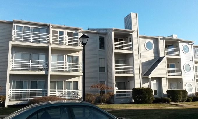 Port Clinton Condominio | Port Clinton paraíso! Recientemente renovado 2br / 1 condominio de baño en el lago Erie