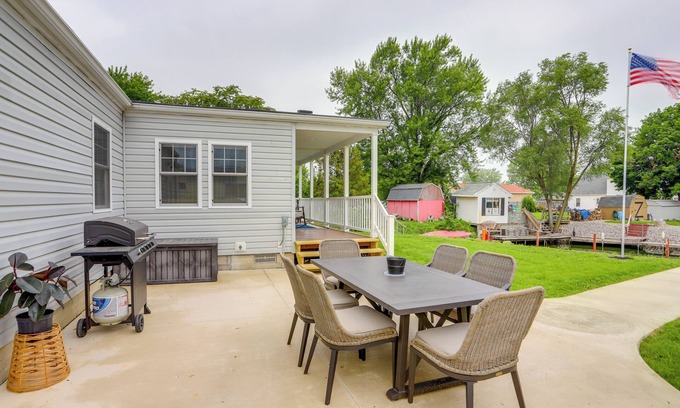 Port Clinton Cabaña | Port Clinton Vacation Rental w/ Boat Dock & Grill!