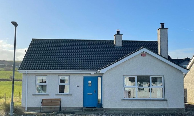 Bushmills Casa | Portballintrae 3 bedroom cosy coastal bungalow