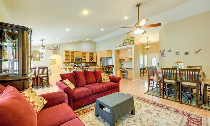 Porterville Casa | Porterville Getaway w/ Patio + Valley Views!