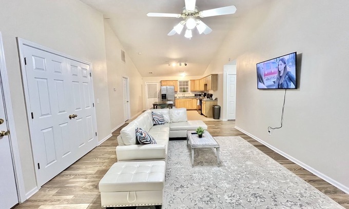 Valley Falls Casa | Portifino 3Br King suite in Boiling Springs