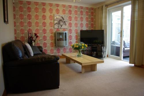 Leek Casa | Portland Mews - 3 Bed Holiday Home By Premier Serviced Accommodation