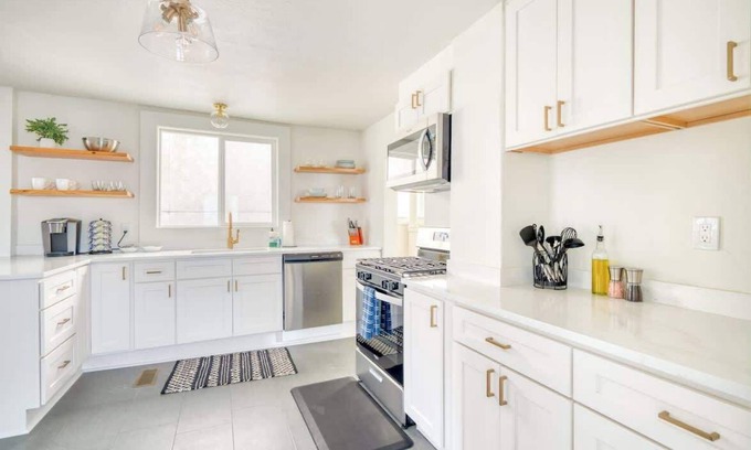Uptown Casa | Portland Oasis - Stylish 4br Home in Nob Hill
