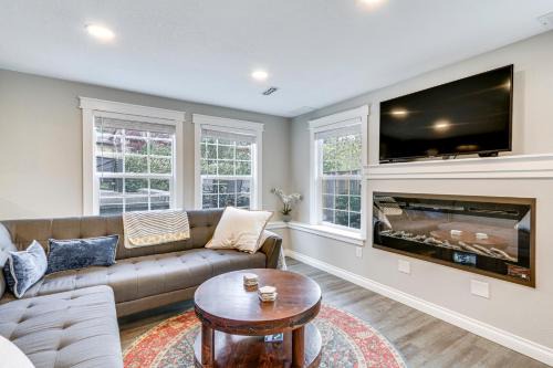 West Portland Park Casa | Portland Vacation Rental Near Parks and Downtown!