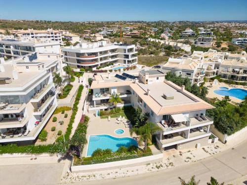 Porto de Mos Apartamento | Porto de Mós 85 by Destination Algarve