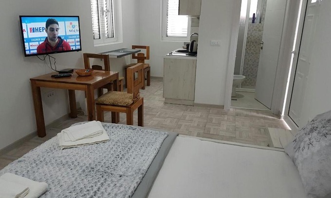 Cetinje Municipality Apartamento | Porto Njeguši A1