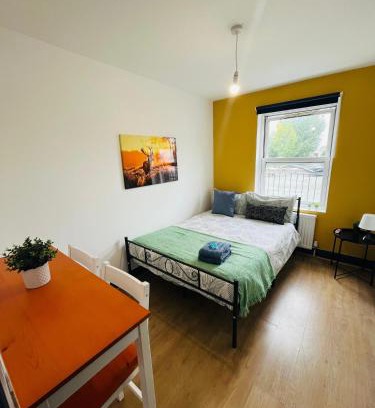 Dalgarno Casa | Portobello Self Check-In Rooms 611