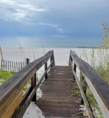 Pensacola Beach Apartamento | Portside Villa, No 36 Pet Friendly Beachfront Paradise Retreat