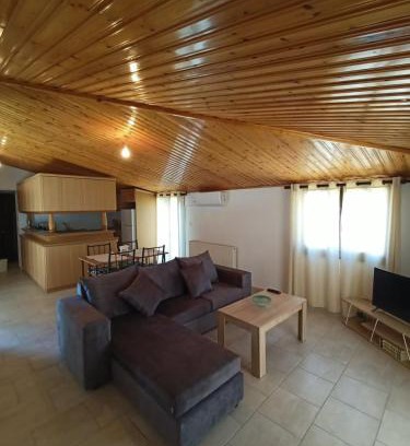 Ireon Apartamento | Poseidon home in Ireo, by the sea
