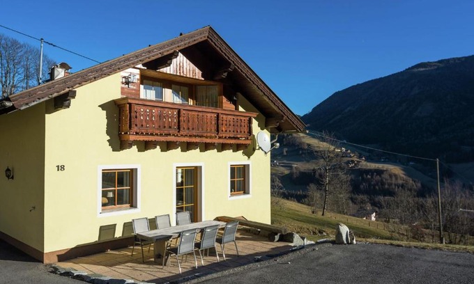 Rennweg am Katschberg Chalet De Esquí | Posh Villa in Rennweg am Katschberg with Wellness and Bar