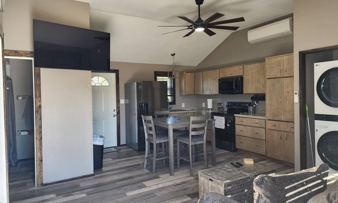 Somerville Cabina | Possum Run Cabin Comfortably Sleeps 6 People