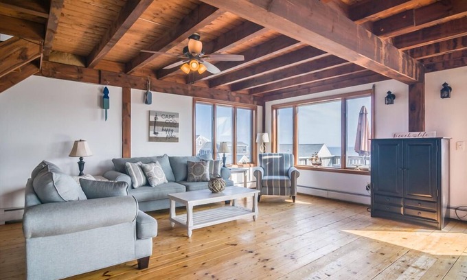 Sandwich Casa | Post and Beam home with beautiful views of Cape Cod Bay, just one house back from the water