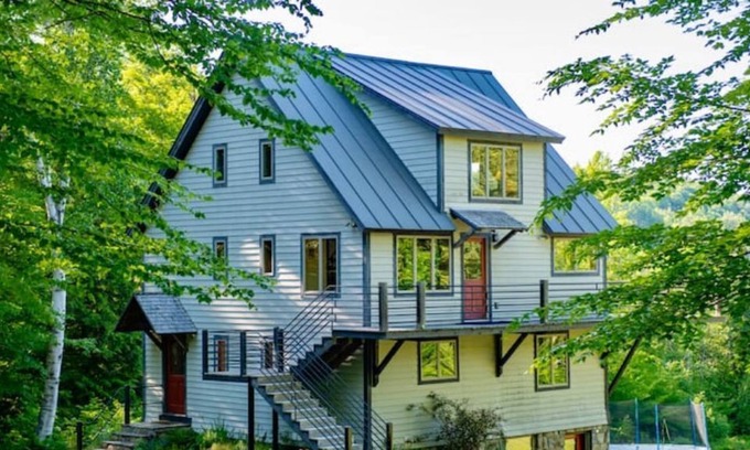 Thetford Casa | Post and Beam Home with Stunning Views & Modern Comforts