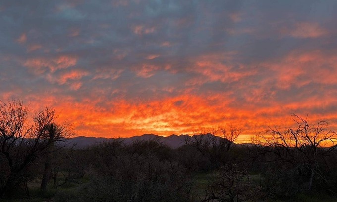 Diamond Bell Ranch Alquiler De RV | Post apocalyptic campgrounds on the borderlands of America