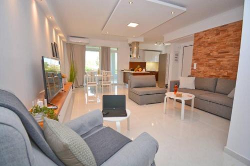 Potamos Apartamento | Potamos Deluxe White Apartment