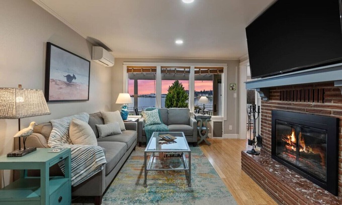 Poulsbo Casa | Poulsbo Waterfront Oasis