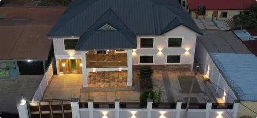 Mile 11 Apartamento | Poundz Cottage