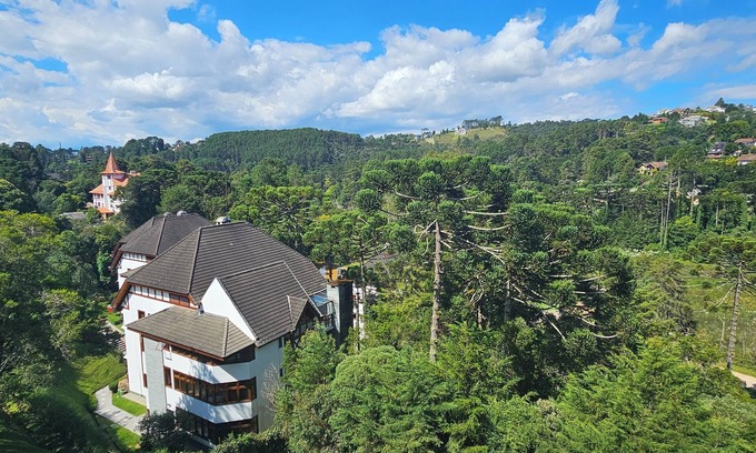 Campos do Jordao Hotel | Pousada Alpes Azul