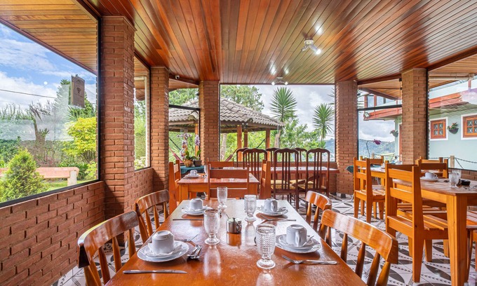 Campos do Jordao Hotel | Pousada Araucária Village