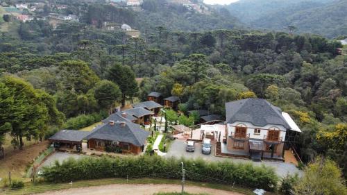 Campos do Jordao Hotel | Pousada Chales da Mantiqueira - Campos do Jordão