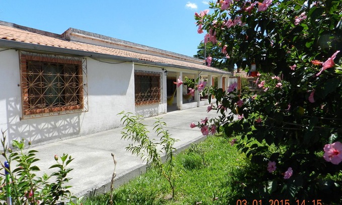 Laranjal Casa | Pousada das Rosas a dos cuadras de la playa