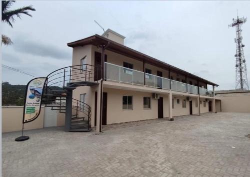 Pinheira Apartamento | Pousada paraíso Ap próximo ao centro da praia de baixo
