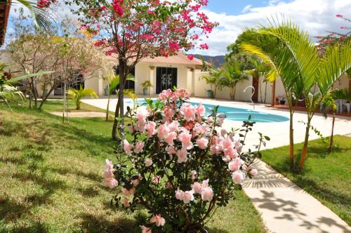 Cavalcante Casa | Pousada Suites Bougainville