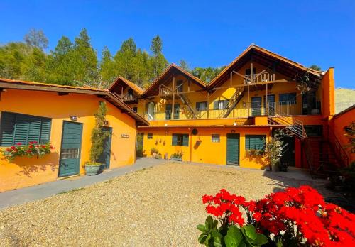 Serra Negra Hotel | Pousada Villa Três
