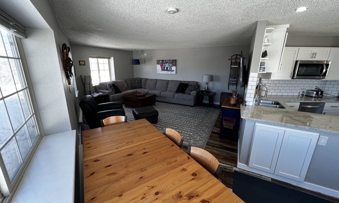 Mesa Cabina | Powderhorn Slopeside 3 Bedroom / 3.5 Bath Condo Next to Ski Lift