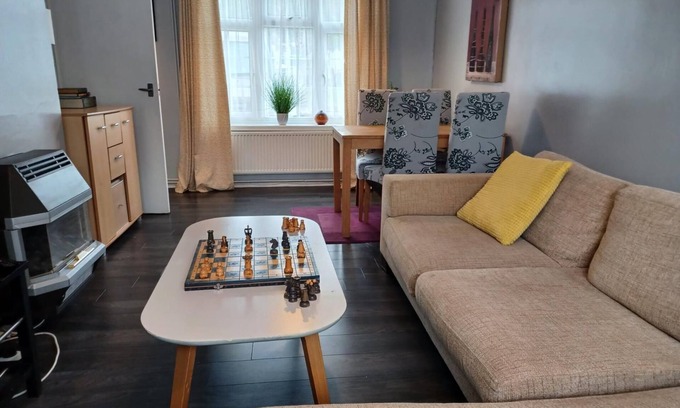 East Dunstable Casa | Poynters House - Huku Kwetu (Luton)